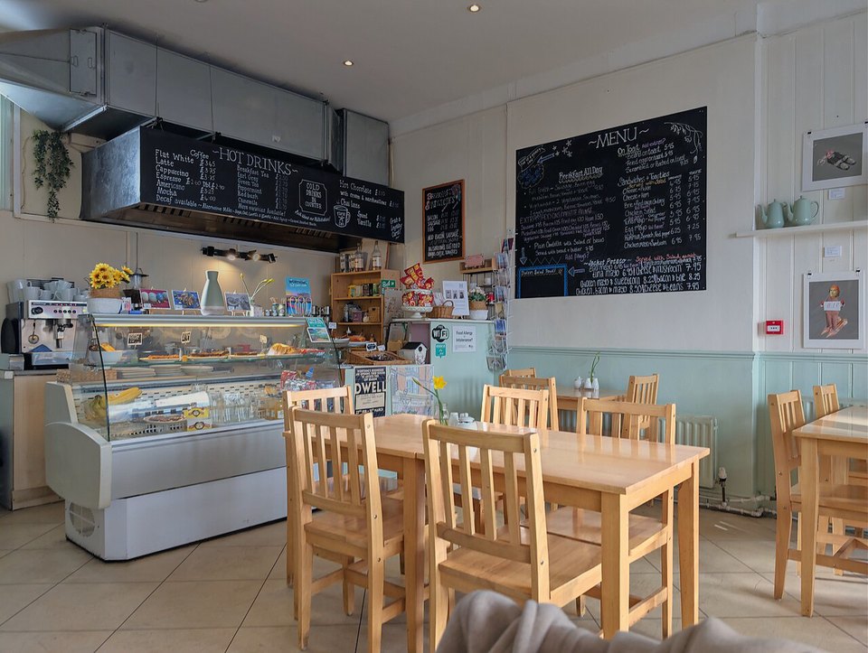 Interior de una cafetería: preset